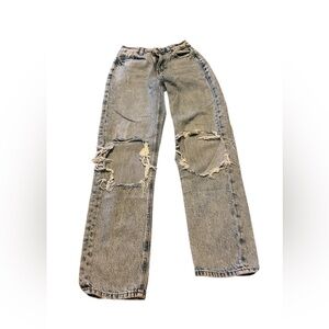 American Eagle Woman’s Size O Regular, Mom Jeans Light Wash Rips in Knees